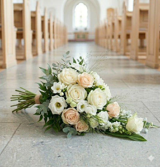 Begravelsesblomster med roser | Kondolenceblomster