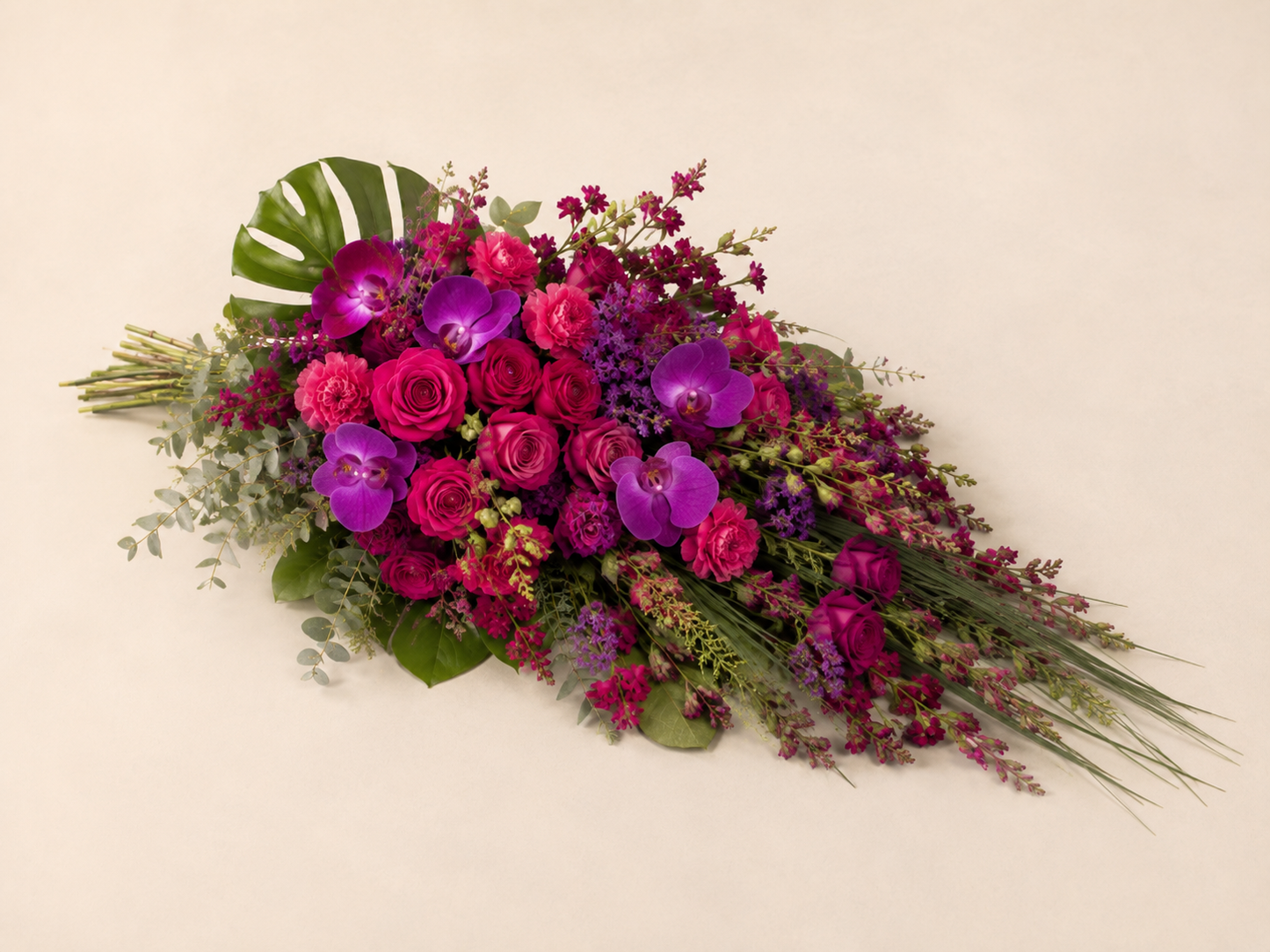 Fuchsia & Lilla Bårebuket | Elegante Kondolenceblomster Danmark