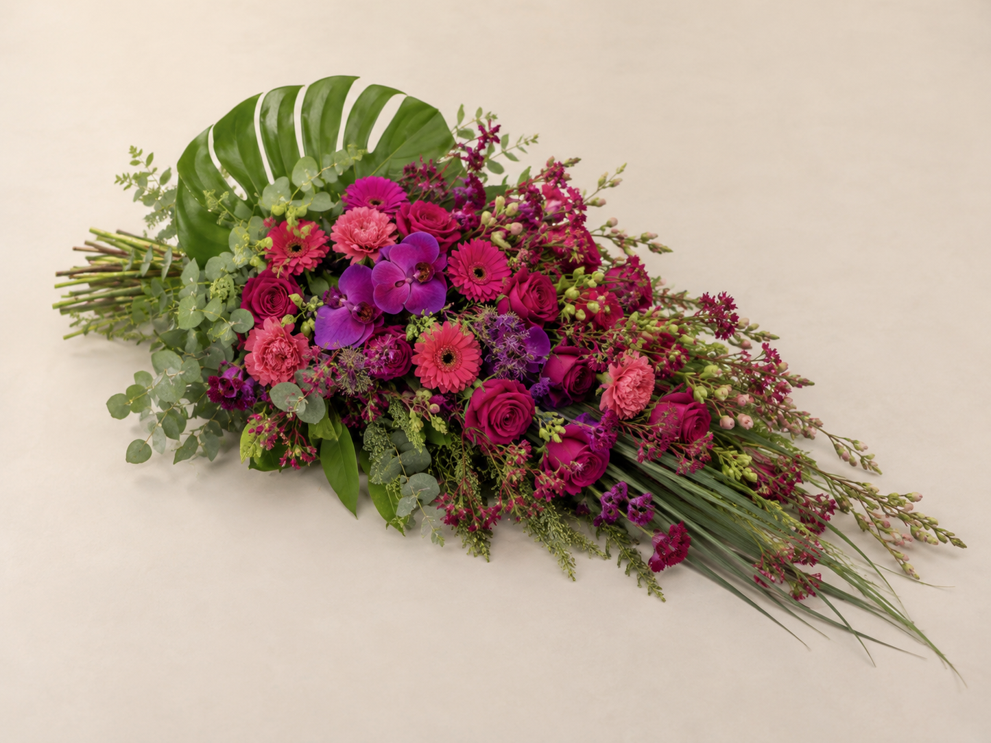 Fuchsia & Lilla Bårebuket | Elegante Kondolenceblomster Danmark