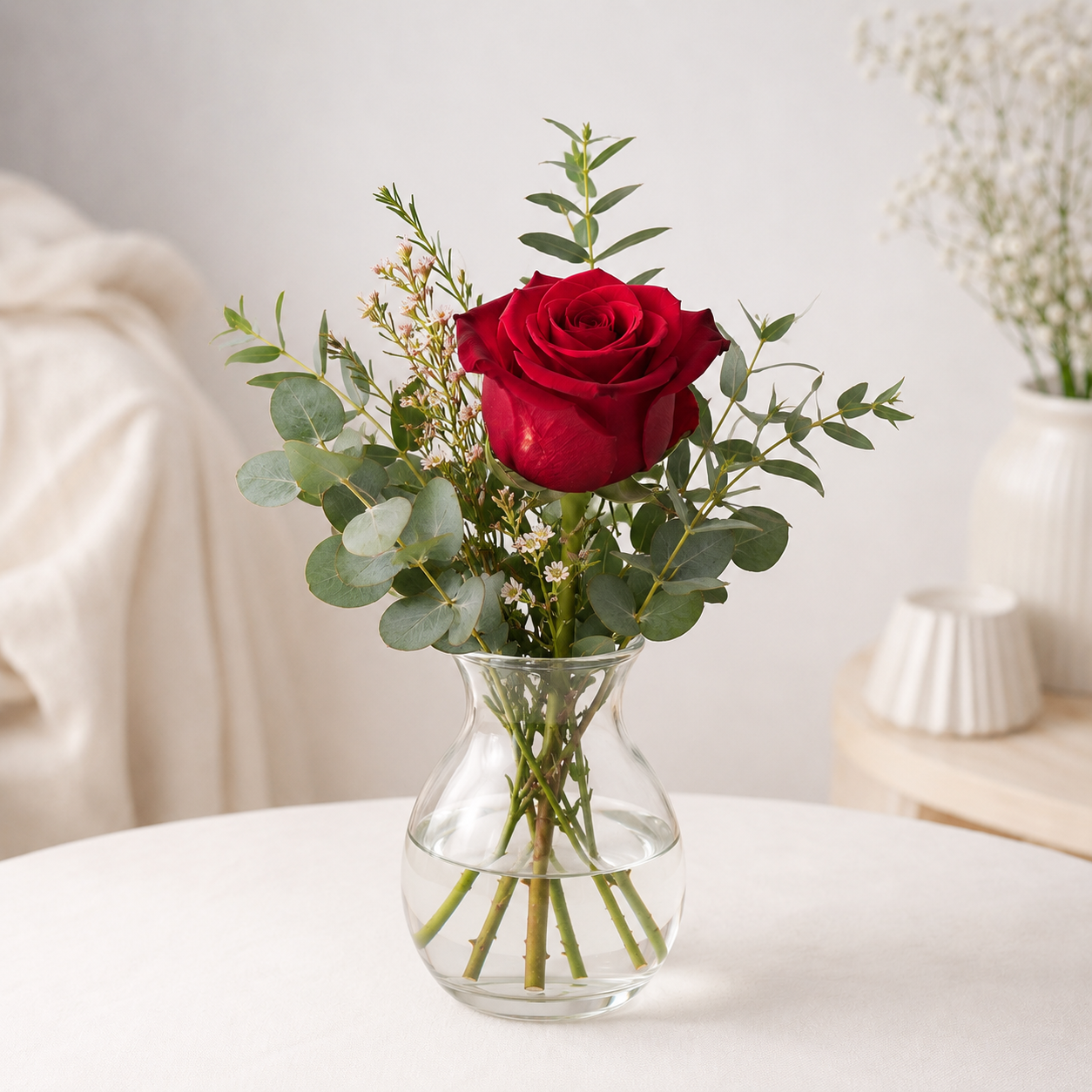 Enkel rød rose | Send romantiske blomster