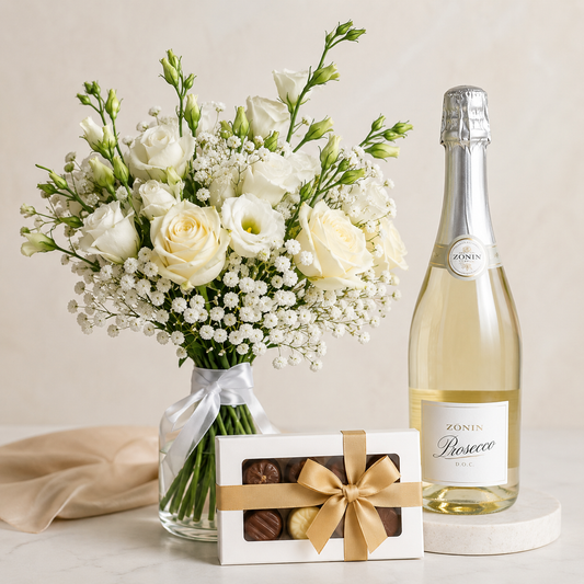 Luksuriøs hvid buket med prosecco og chokolade