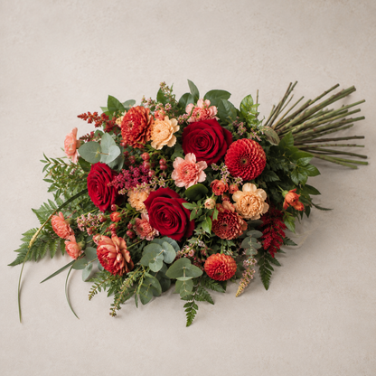 Rød & Fersken Bårebuket | Varme Kondolenceblomster Danmark