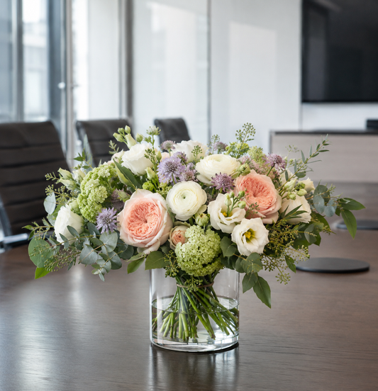 Blomsterdekoration til mødelokale | Kontorblomster