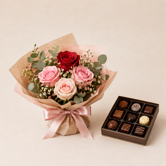 Rød & Lyserød Rosebuket med Luksuschokolade | Romantisk Blomsterlevering