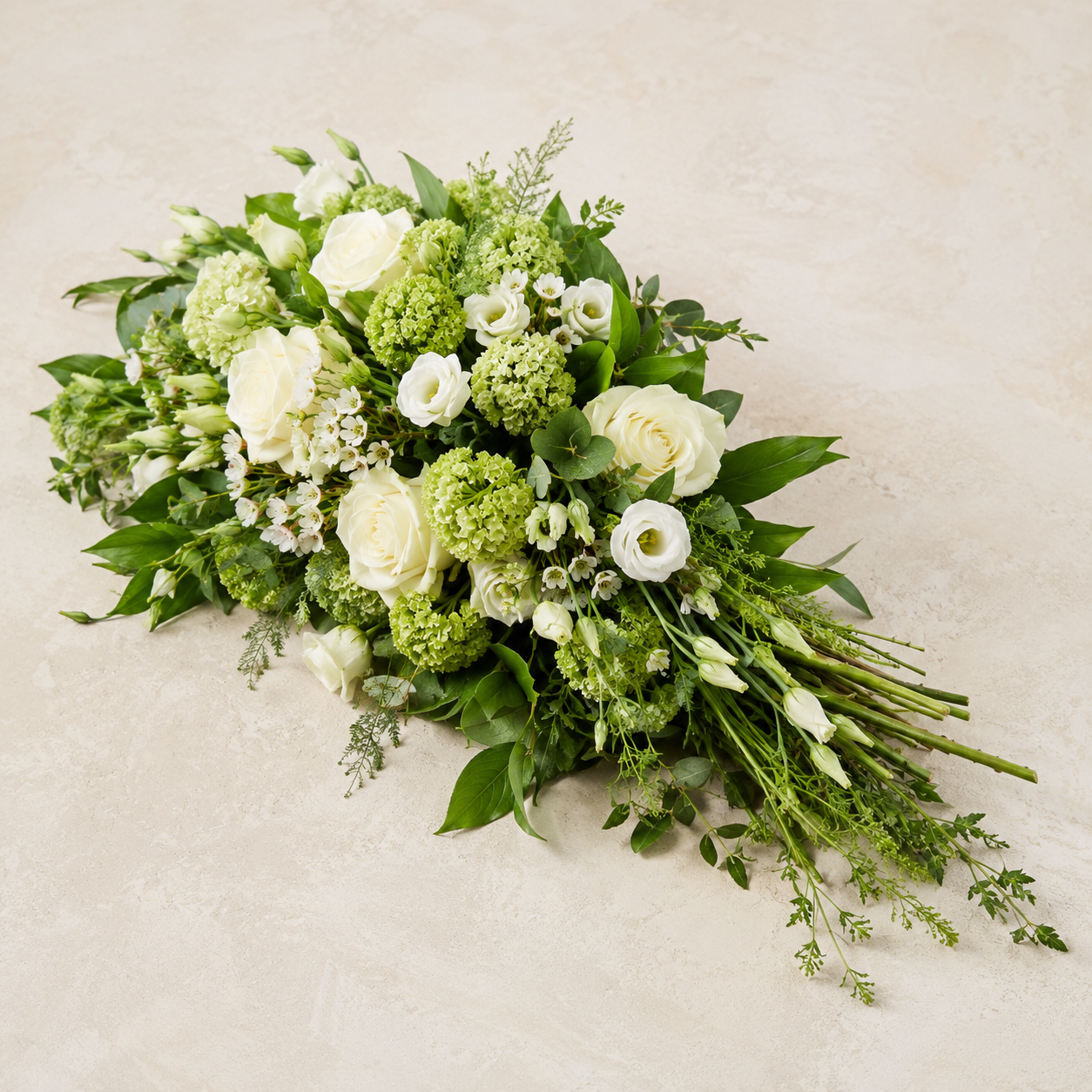 Hvid & Grøn Bårebuket | Naturlige Kondolenceblomster Danmark